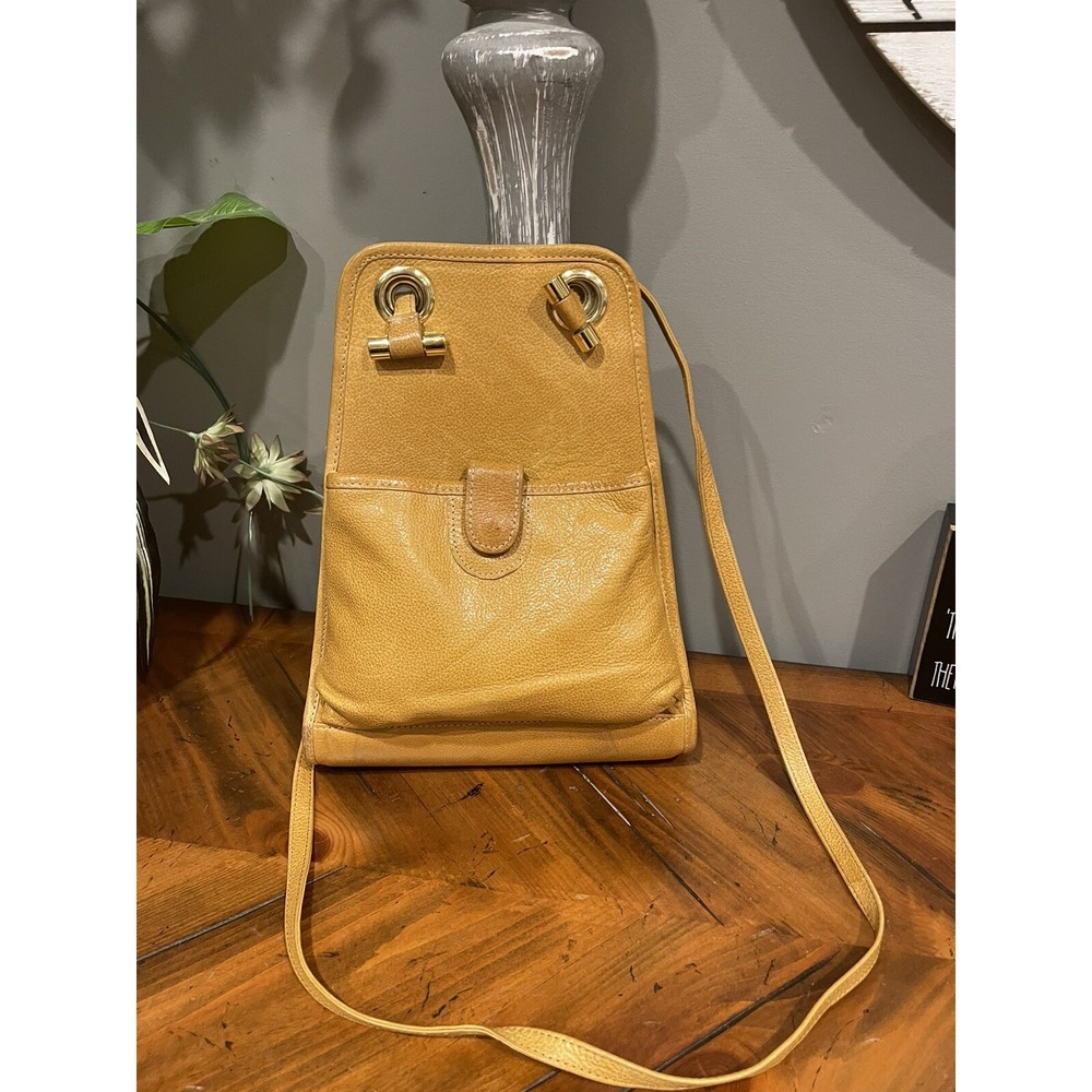 Maxx New York Shoulder Bag Backpack Purse Concord Mushroom Handbag Yellow